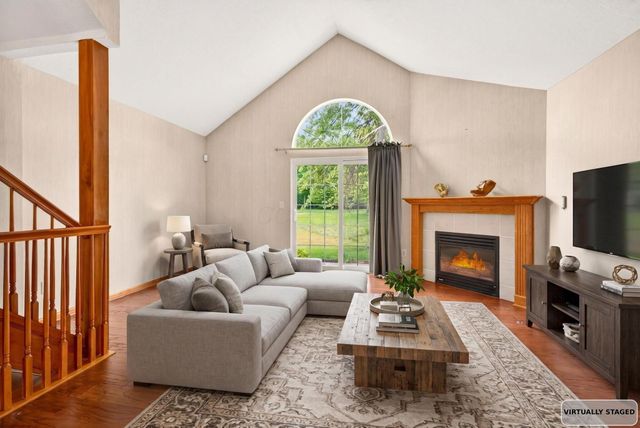 7042 Greensview Village Drive, Canal Winchester, OH 43110