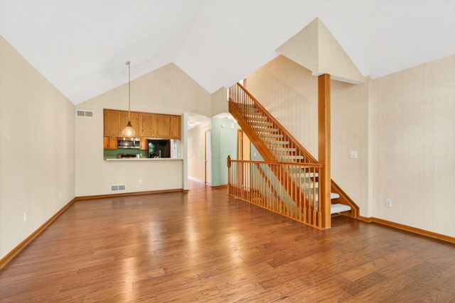 7042 Greensview Village Drive, Canal Winchester, OH 43110
