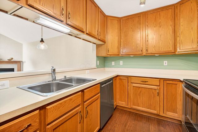 7042 Greensview Village Drive, Canal Winchester, OH 43110