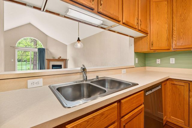 7042 Greensview Village Drive, Canal Winchester, OH 43110