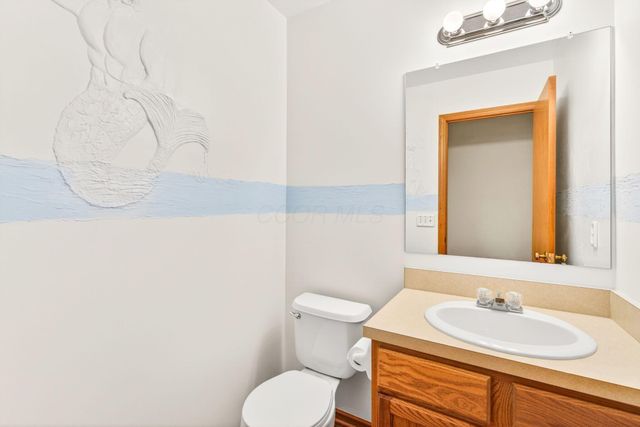 7042 Greensview Village Drive, Canal Winchester, OH 43110