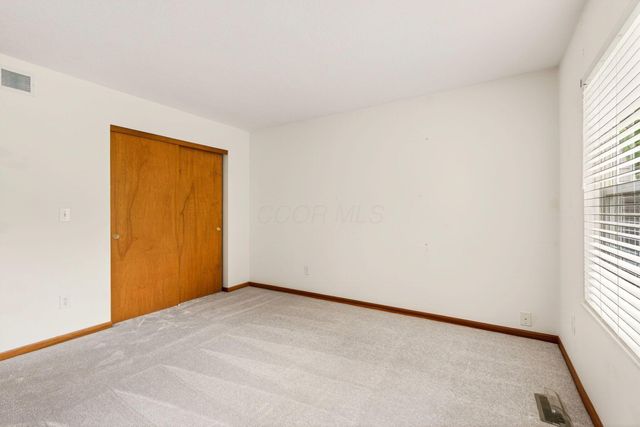 7042 Greensview Village Drive, Canal Winchester, OH 43110