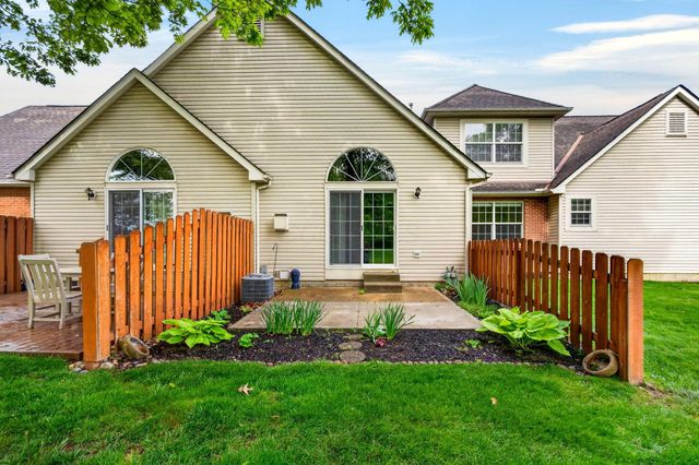 7042 Greensview Village Drive, Canal Winchester, OH 43110