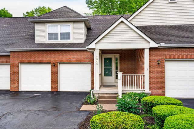 7042 Greensview Village Drive, Canal Winchester, OH 43110