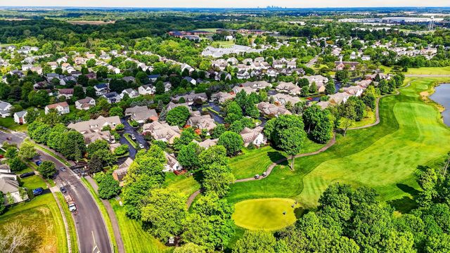 7042 Greensview Village Drive, Canal Winchester, OH 43110
