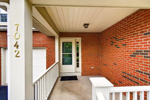 7042 Greensview Village Drive, Canal Winchester, OH 43110