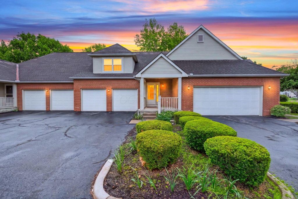 7042 Greensview Village Drive, Canal Winchester, OH 43110