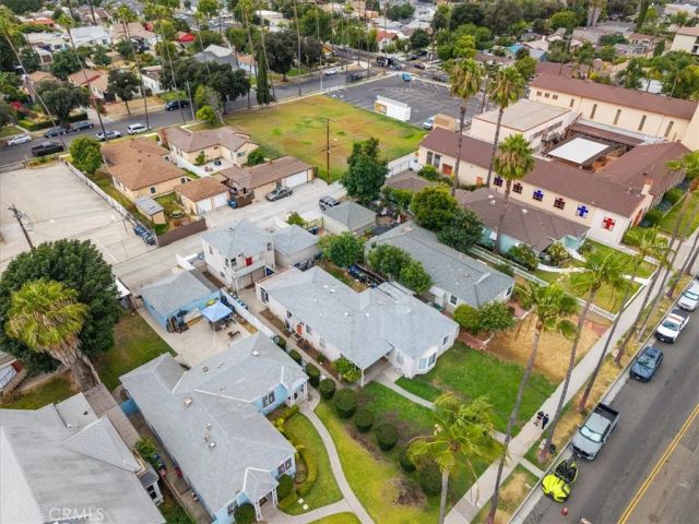 924 S Broadway, Santa Ana, CA 92701