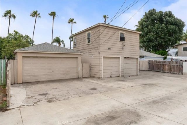 924 S Broadway, Santa Ana, CA 92701