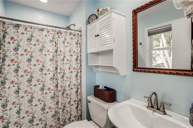6708 N Euclid Avenue, Gladstone, MO 64118