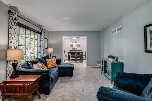 6708 N Euclid Avenue, Gladstone, MO 64118