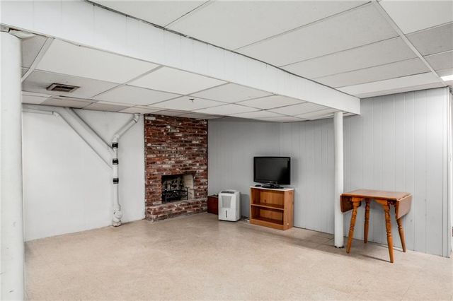 6708 N Euclid Avenue, Gladstone, MO 64118