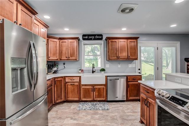 6708 N Euclid Avenue, Gladstone, MO 64118