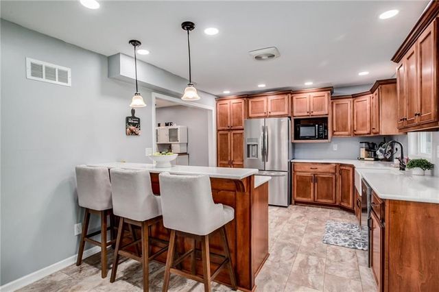 6708 N Euclid Avenue, Gladstone, MO 64118