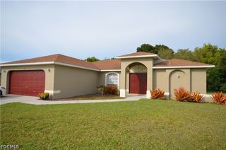 327 SE 31st TER, Cape Coral, FL 33904