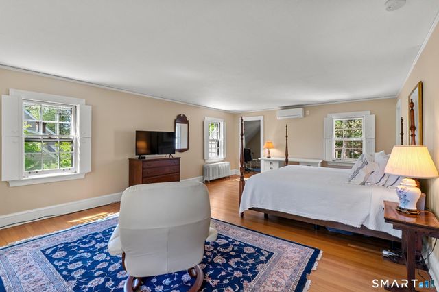 49 Arlington Road, West Hartford, CT 06107