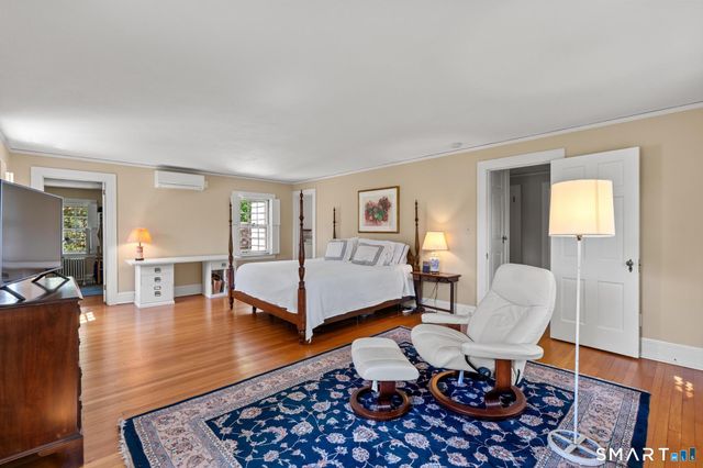 49 Arlington Road, West Hartford, CT 06107