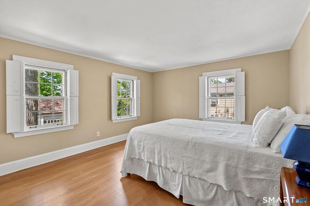 49 Arlington Road, West Hartford, CT 06107