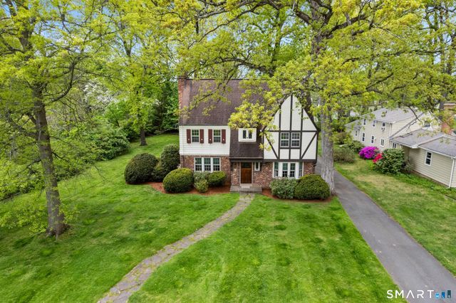 49 Arlington Road, West Hartford, CT 06107