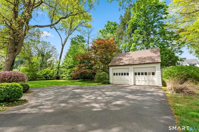 49 Arlington Road, West Hartford, CT 06107