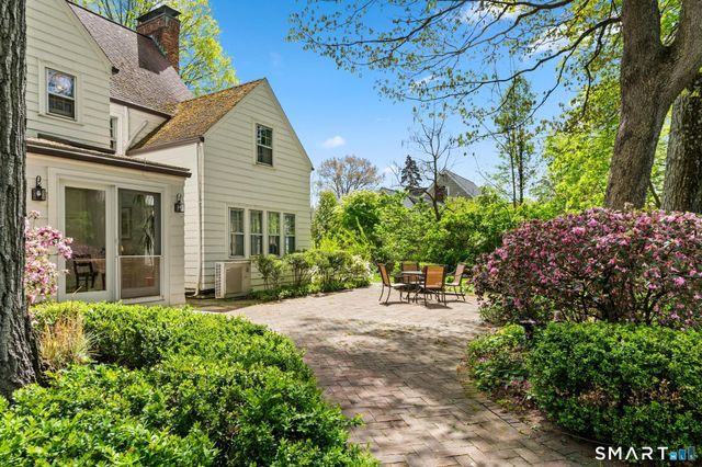 49 Arlington Road, West Hartford, CT 06107