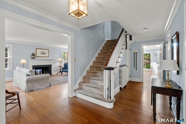 49 Arlington Road, West Hartford, CT 06107