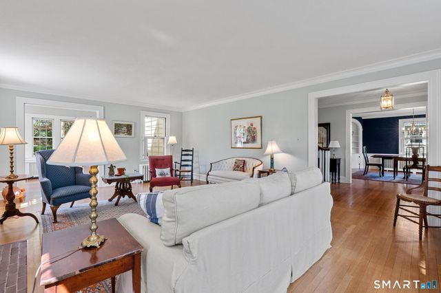 49 Arlington Road, West Hartford, CT 06107