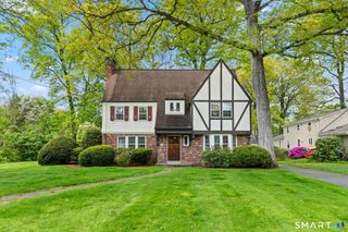 49 Arlington Road, West Hartford, CT 06107