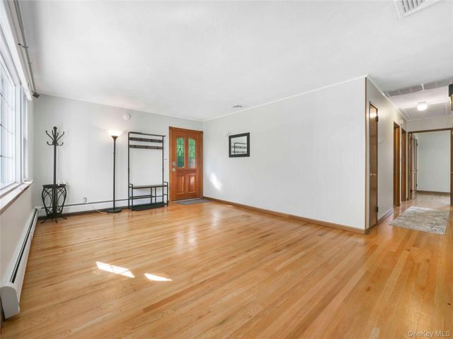 33 Mountain Road, Tuxedo Park, NY 10987