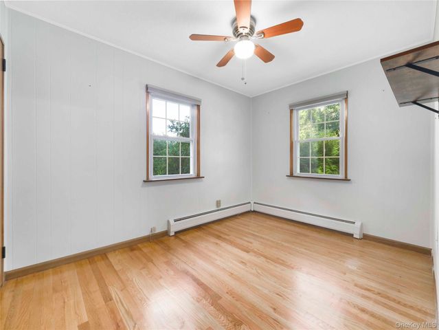 33 Mountain Road, Tuxedo Park, NY 10987