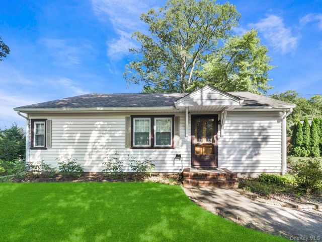 33 Mountain Road, Tuxedo Park, NY 10987