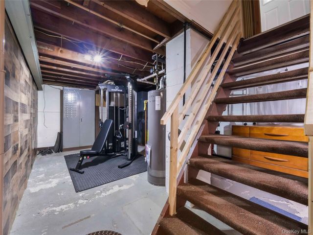 33 Mountain Road, Tuxedo Park, NY 10987