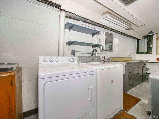 33 Mountain Road, Tuxedo Park, NY 10987