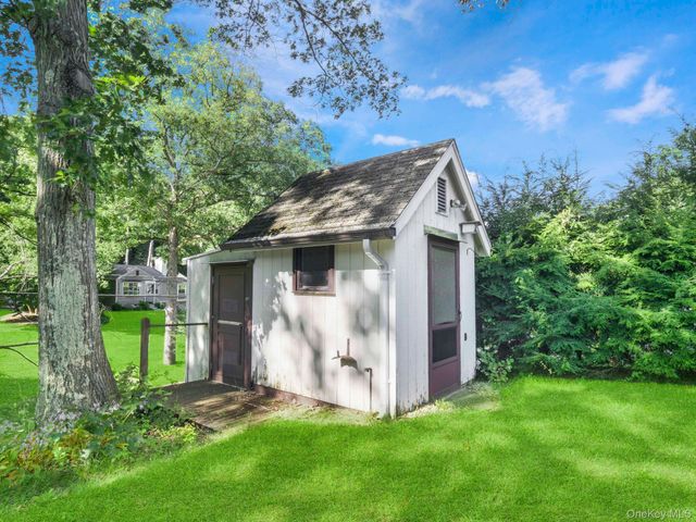 33 Mountain Road, Tuxedo Park, NY 10987