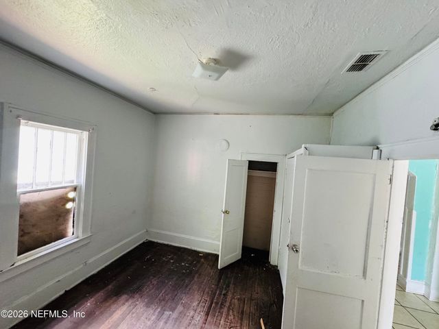 1122 E 1ST Street, Jacksonville, FL 32206