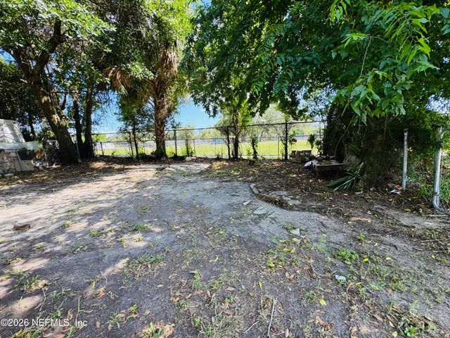 1122 E 1ST Street, Jacksonville, FL 32206