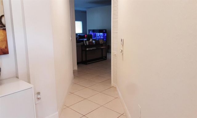 7861 E Exeter Boulevard 102, Fort Lauderdale, FL 33321