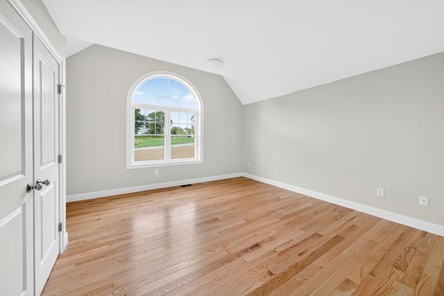 10 Westview Dr, Dartmouth, MA 02747