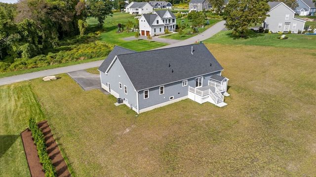 10 Westview Dr, Dartmouth, MA 02747