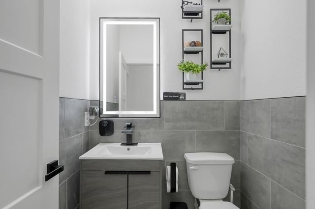 1626 Happy Valley Street, Montgomery, TX 77316