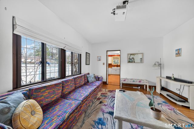 80 Santa Fe Avenue, Hamden, CT 06517