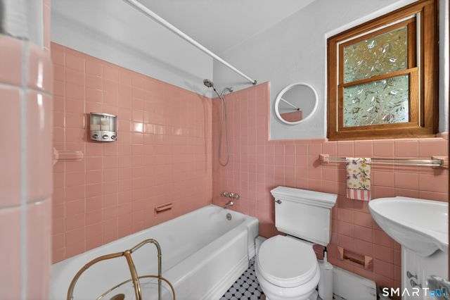 80 Santa Fe Avenue, Hamden, CT 06517