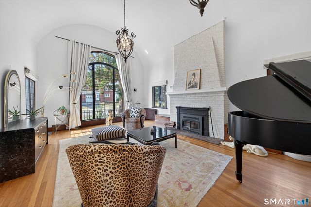 80 Santa Fe Avenue, Hamden, CT 06517