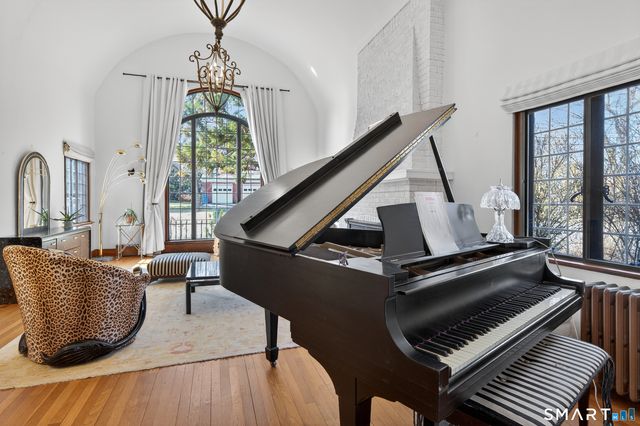 80 Santa Fe Avenue, Hamden, CT 06517