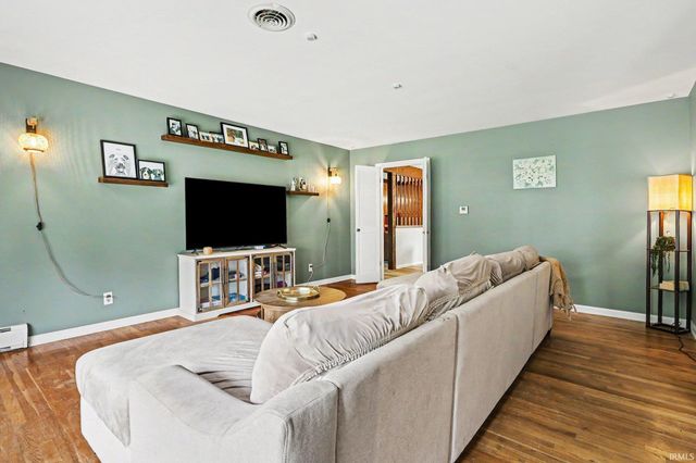 52335 Scott Street, South Bend, IN 46637