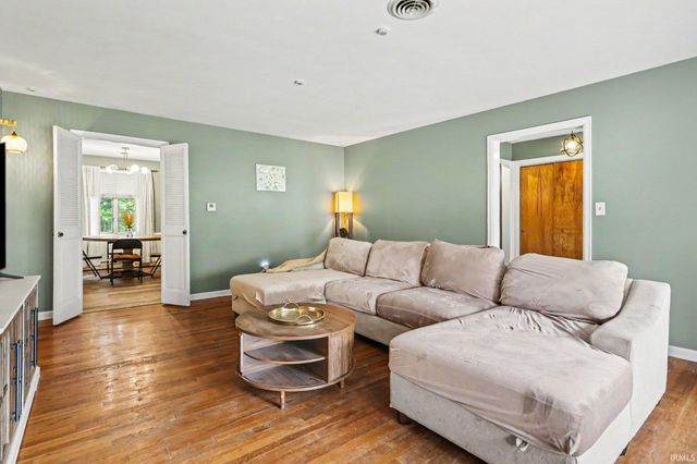 52335 Scott Street, South Bend, IN 46637