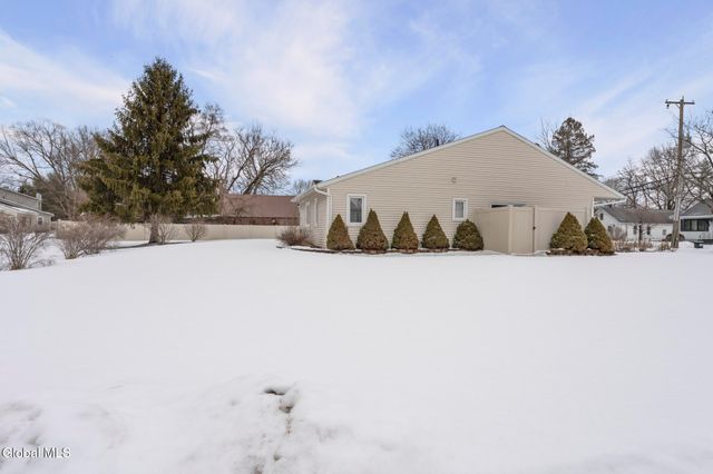 119 Fort Hunter Road, Guilderland, NY 12303