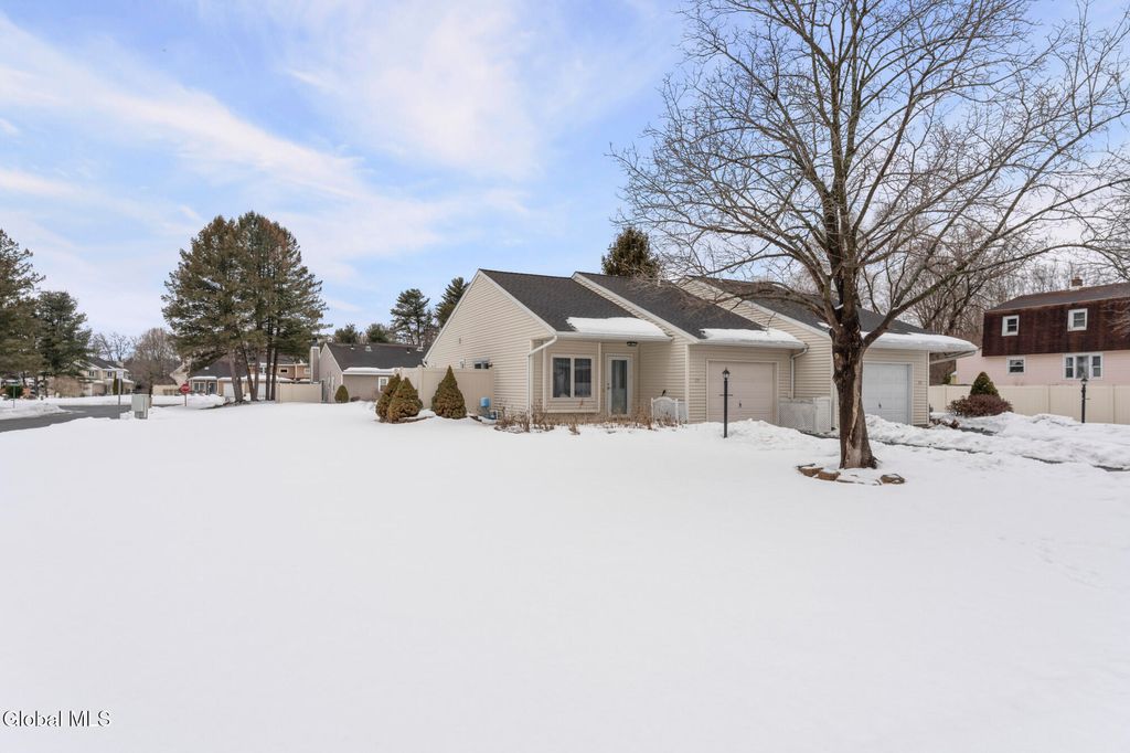 119 Fort Hunter Road, Guilderland, NY 12303