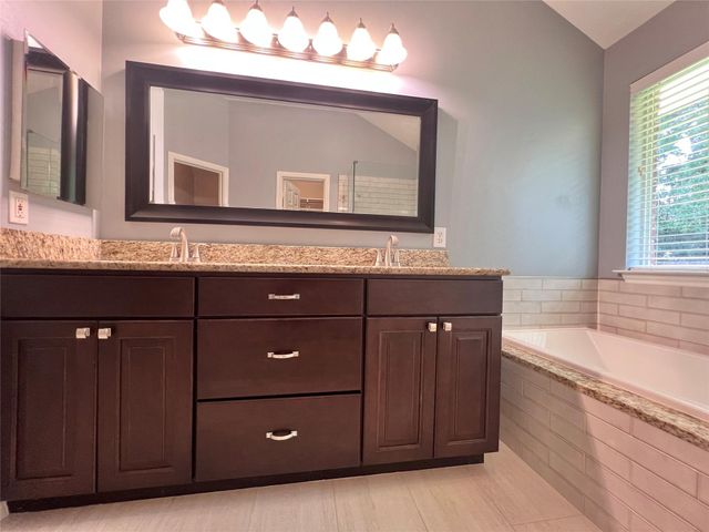 67 N Merryweather Circle, Conroe, TX 77384