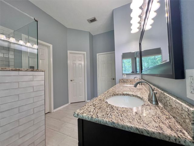 67 N Merryweather Circle, Conroe, TX 77384